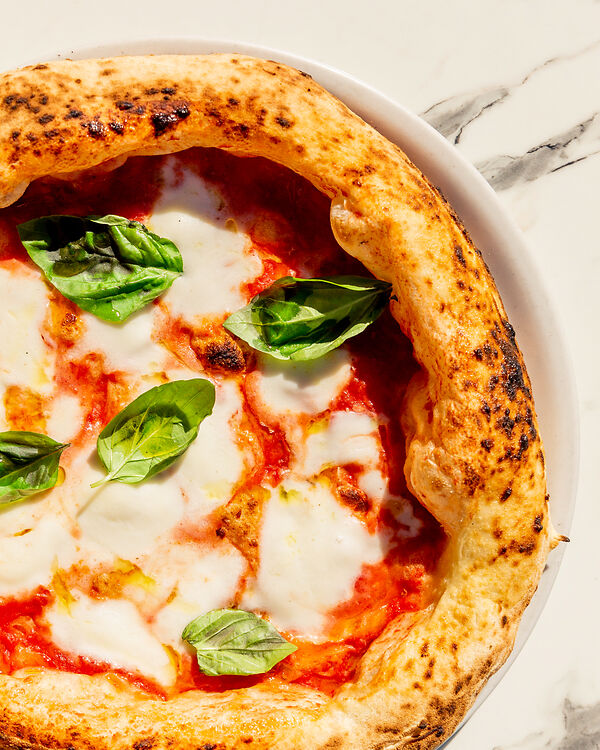 Cuocere la pizza napoletana in modo semplice